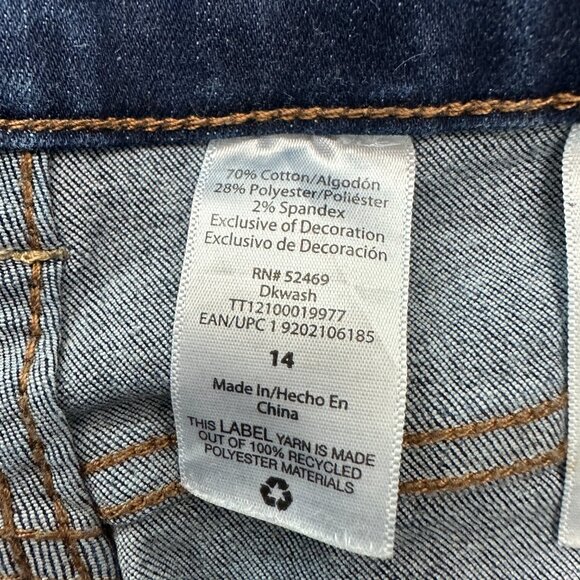 Time and Tru Mid Rise Cuffed Crop Women's size 14 Dark Wash Blue Denim Jeans - Picture 4 of 5